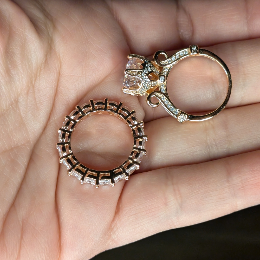 Elegant Gold and Silver Women's Ring Set - Picture 3 of 3